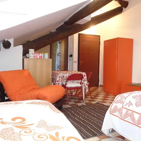 Olona Place 2 *